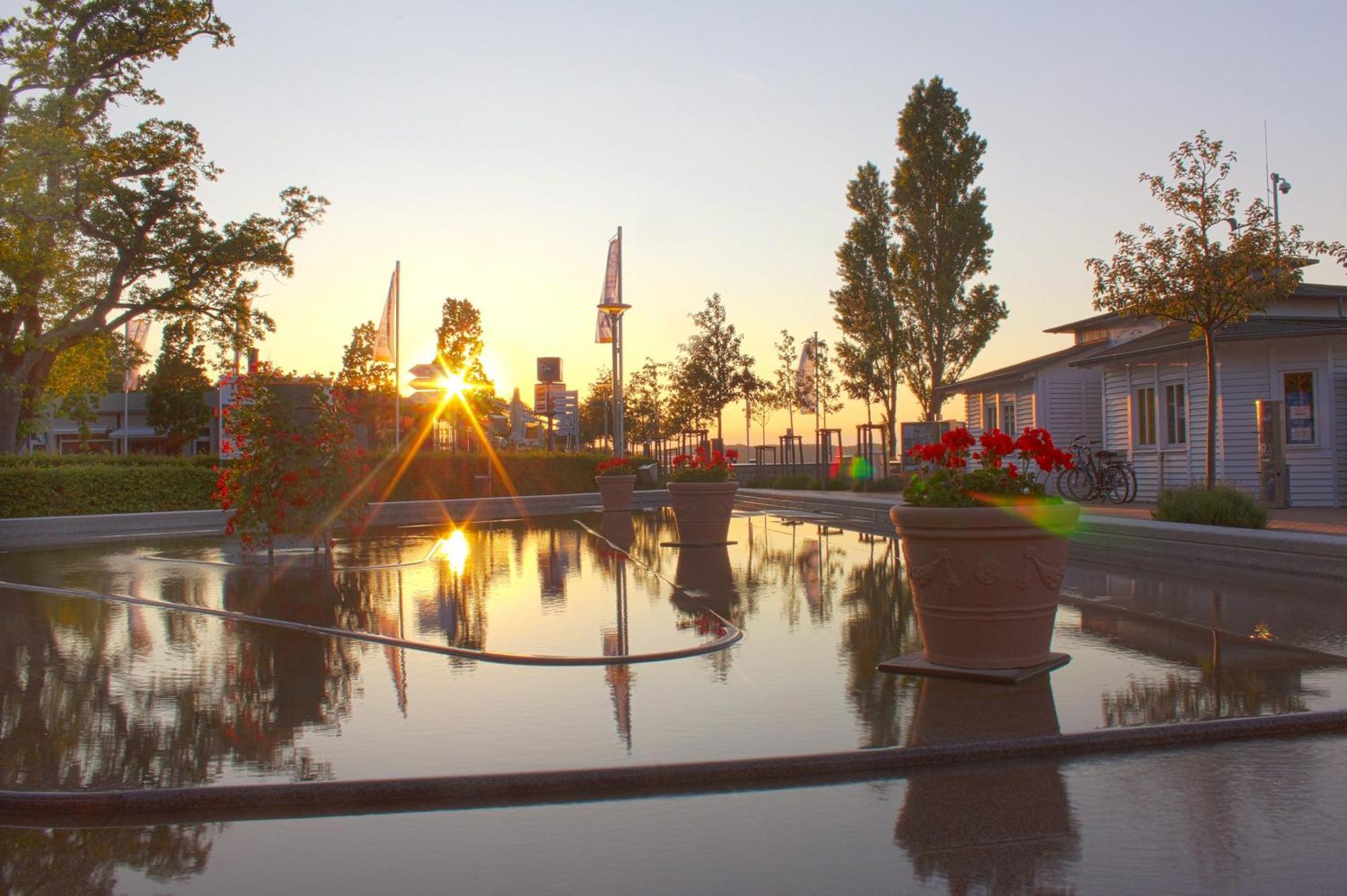Fewo Mit Terrasse, Gratis Nutzung Vom Ahoi Erlebnisbad Und Sauna In Sellin - Haus Blick Zur See Fewo 13 Goehren  Exterior foto